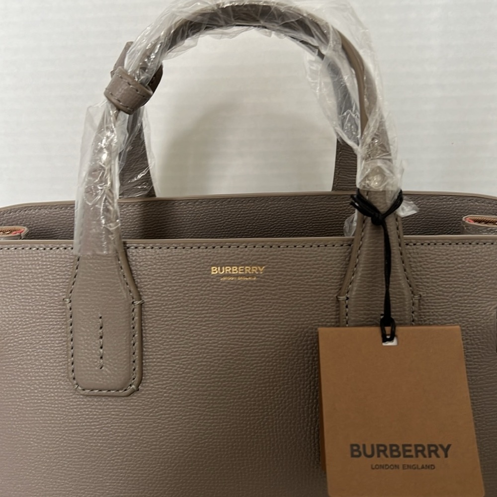 Burberry Medium Banner House Check Leather Tote Bag - Picture 5 of 11